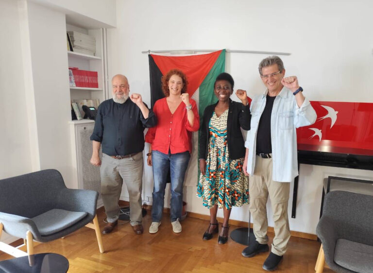 synantisi anypotakti 2 768x562 2